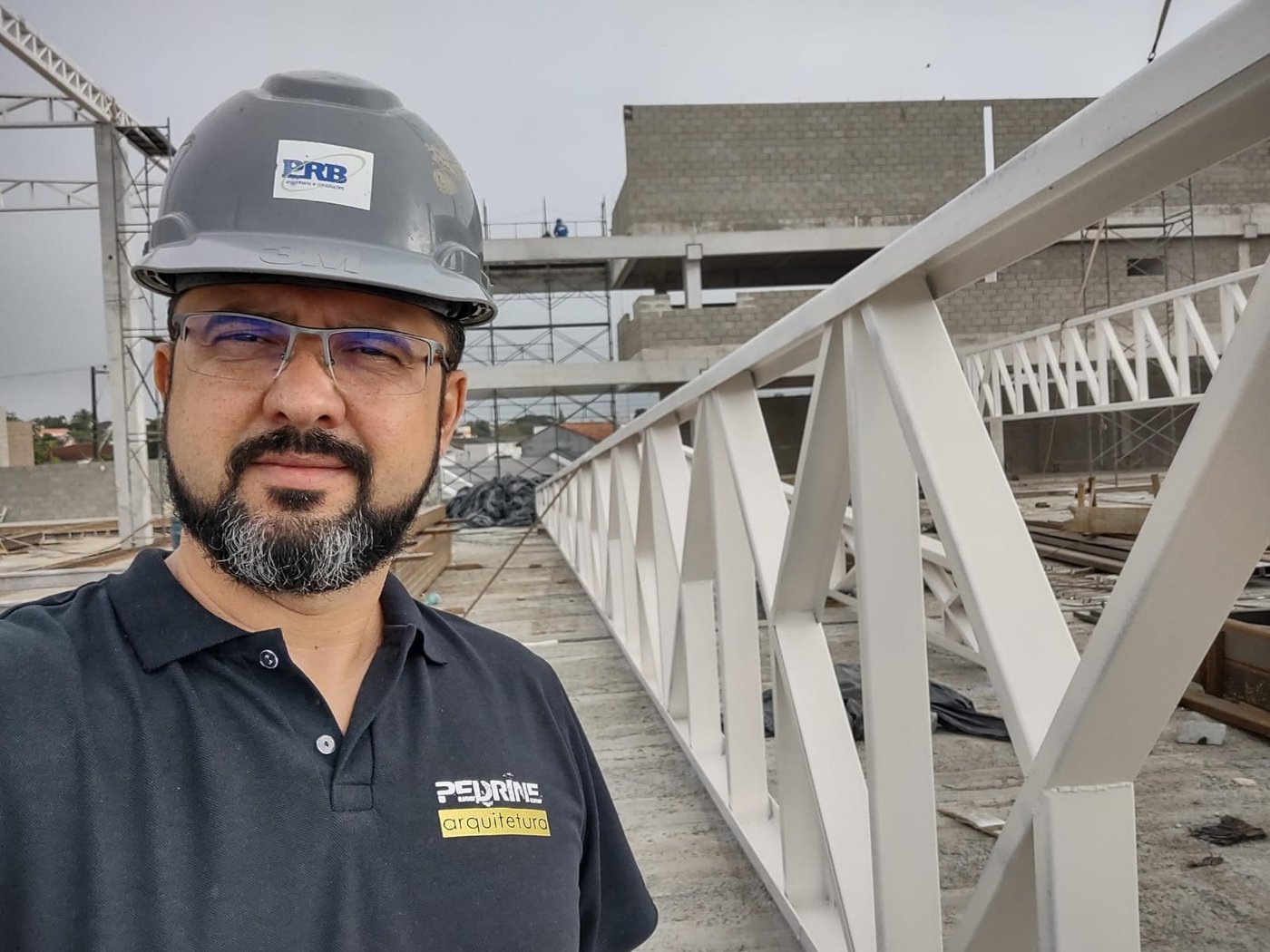 Acompanhamento de obra industrial pelo escritório
